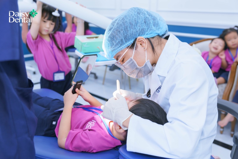 DAISY DENTAL chào đón các bé Trường Mầm non IGC Thống Nhất đến tham quan 