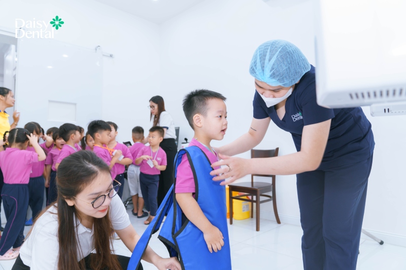 DAISY DENTAL chào đón các bé Trường Mầm non IGC Thống Nhất đến tham quan 