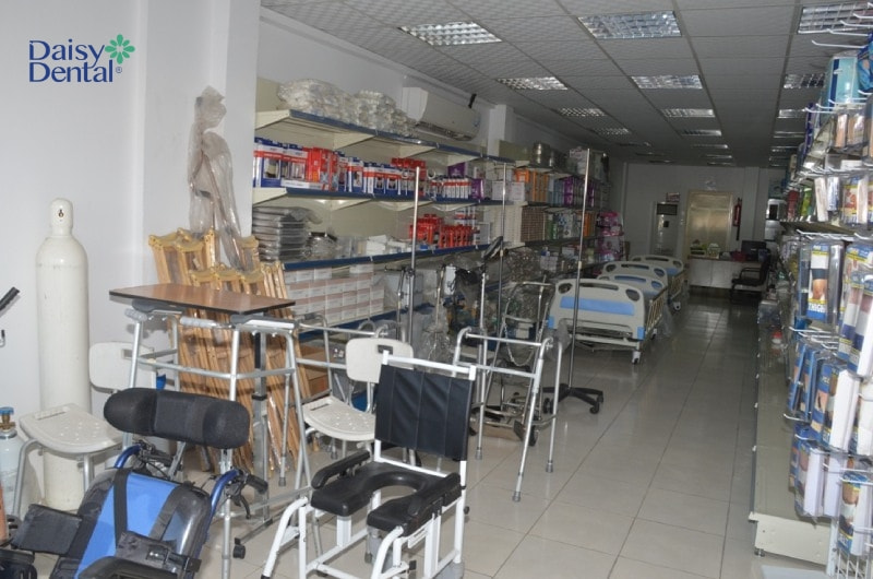 Bạn có thể mua dụng cụ lấy cao răng tại cửa hàng thiết bị y tế