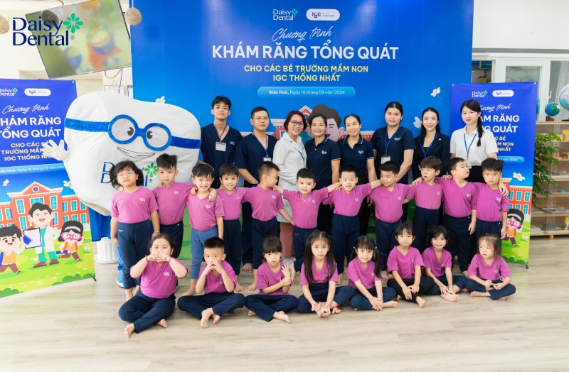 Ngày 10/09/2024, DAISY DENTAL đã có mặt tại Trường Mầm Non IGC Thống Nhất để thăm khám răng cho hơn 120 em nhỏ của trường
