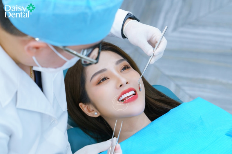 Bạn nên đến nha khoa để kiểm tra sức khỏe răng miệng định kỳ.