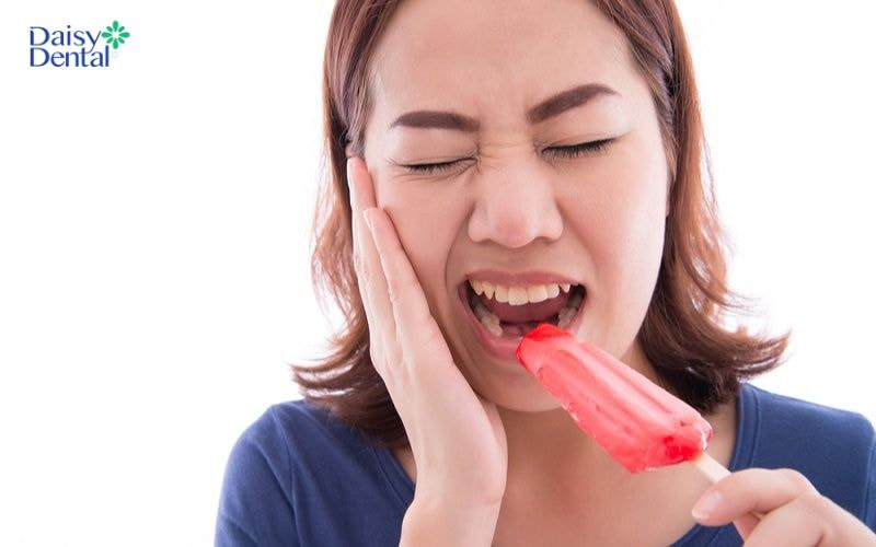 Tránh ăn thực phẩm quá lạnh như kem