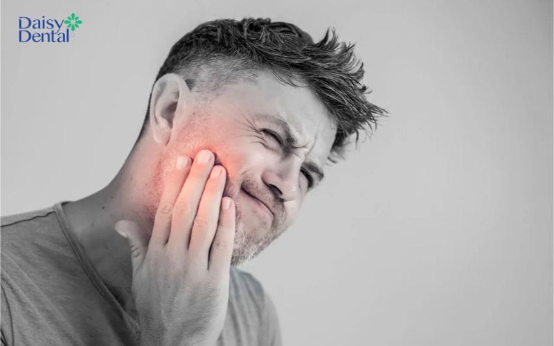 Nhổ răng khôn sai kỹ thuật có thể gây ra tình trạng nhiễm trùng
