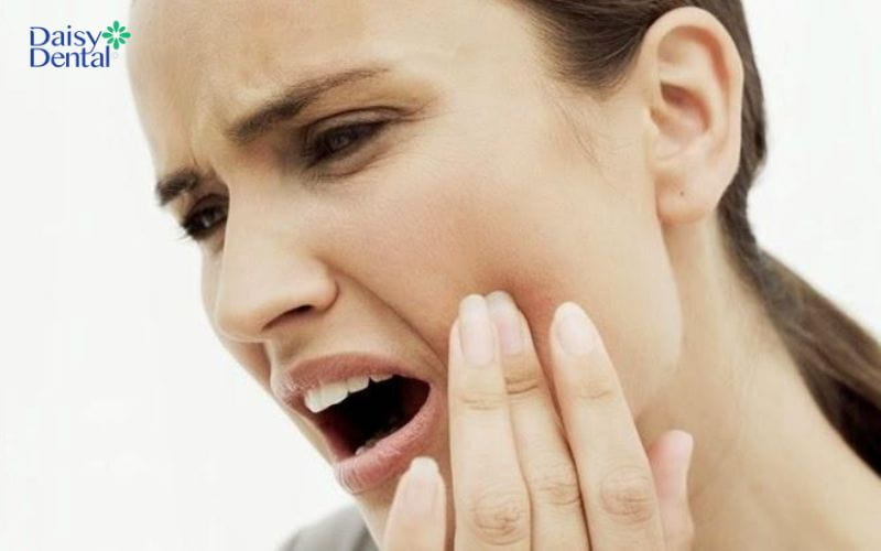 Thấy đau nhức khi đóng và mở miệng