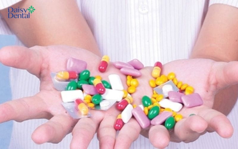 Sử dụng các loại thuốc kháng sinh do bác sĩ chỉ định