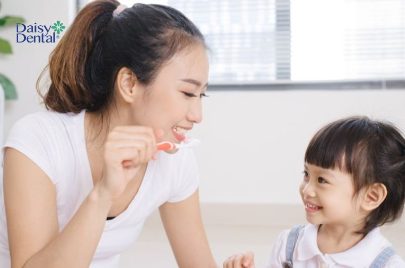 Hình thành thói quen vệ sinh răng miệng đều độ cho trẻ ngay từ bé