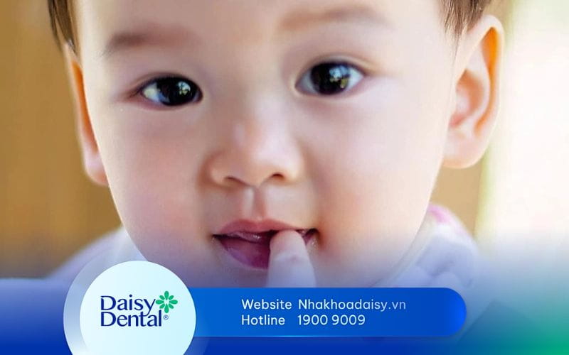 Trẻ 1 tuổi bị hôi miệng