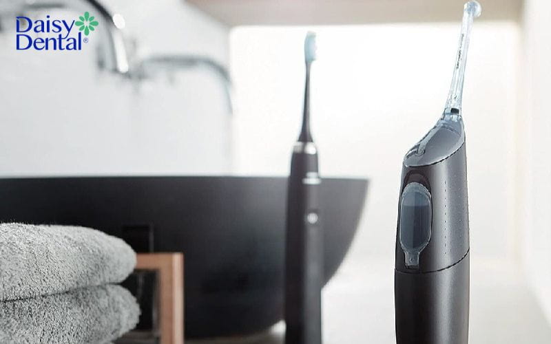 Sản phẩm Philips Sonicare Airfloss Ultra HX8438/03 có thiết kế nhỏ gọn và hiện đại