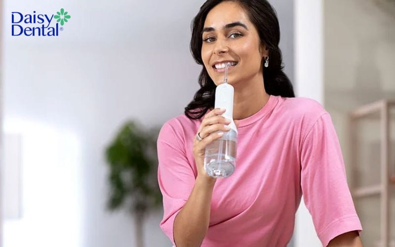 Làm sạch khoang miệng đúng cách theo thứ tự từ sau ra trước