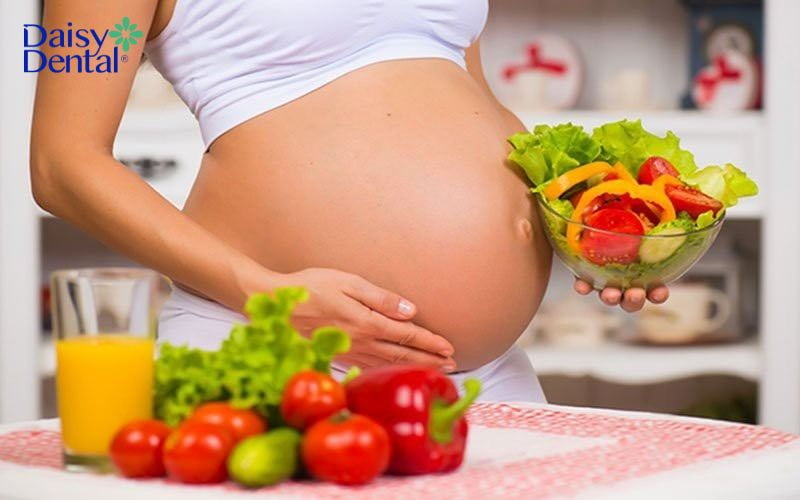 Bổ sung nhiều rau xanh sẽ giúp bà bầu tránh được tình trạng chua miệng