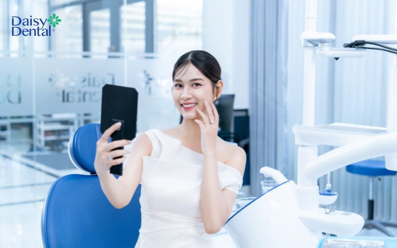 Răng sứ được làm từ vật liệu nha khoa cao cấp, an toàn tuyệt đối cho người sử dụng
