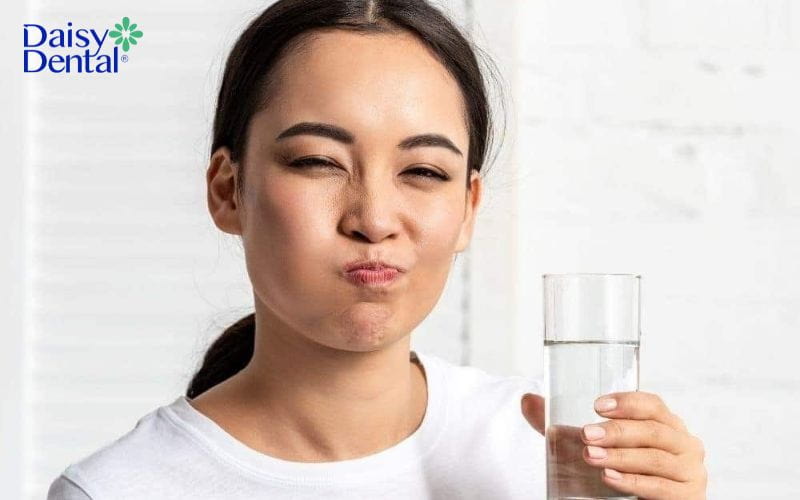ê răng cửa hàm dưới