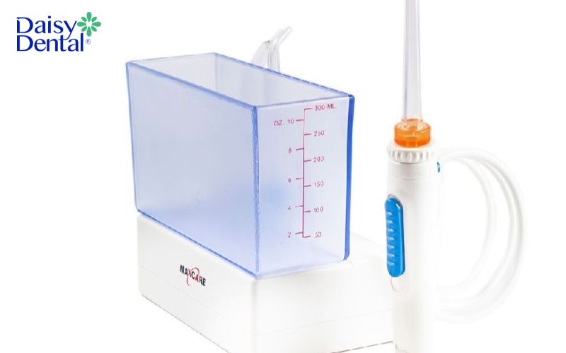 Máy tăm nước Maxcare Max456 mini với thiết kế nhỏ gọn