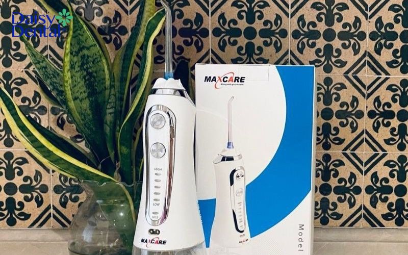 Tăm nước cầm tay Maxcare Max456S