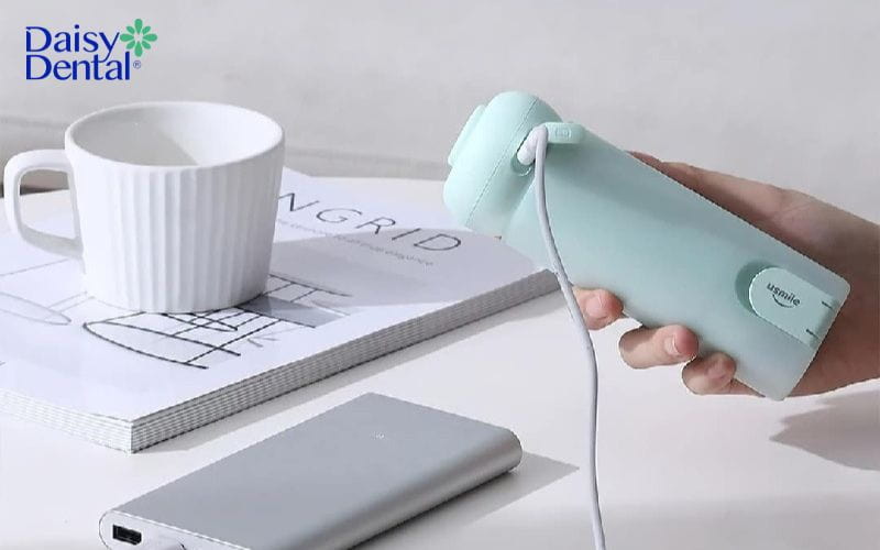Tăm nước Usmile CY1 sau khi sạc đầy có thể dùng đến 90 ngày