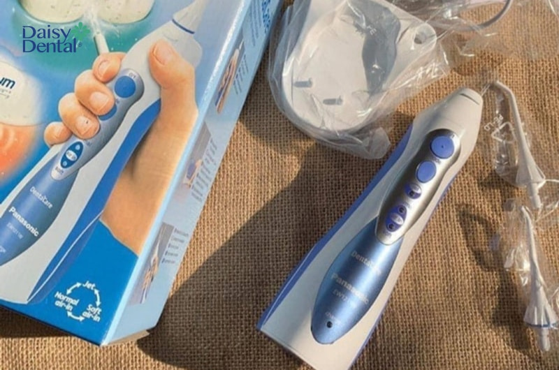 Theo nhiều đánh giá, máy tăm nước Panasonic EWW1211A có khả năng tiết kiệm pin tốt