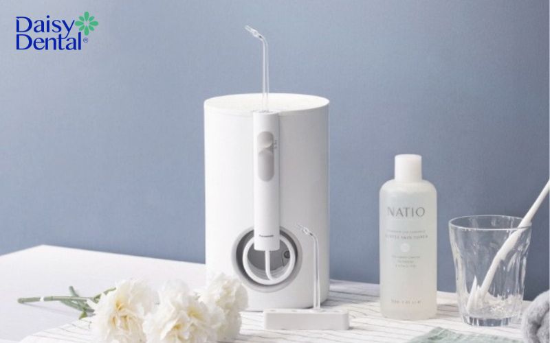 Máy tăm nước để bàn có kích thước lớn hơn máy tăm nước cá nhân