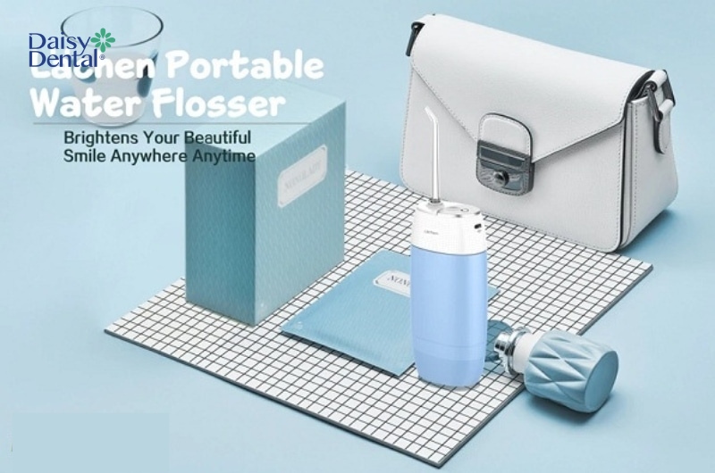 Máy tăm nước Smart Flosser Water với thiết kế màu xanh nhạt hiện đại