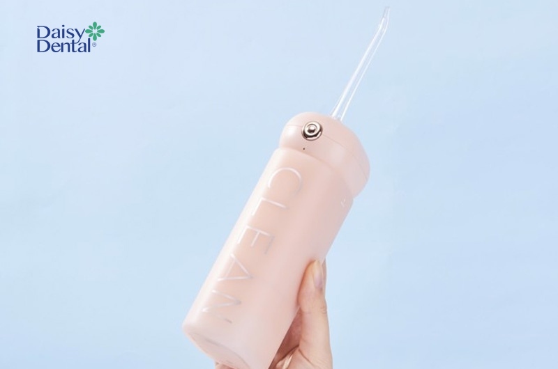 Máy tăm nước CY1 với thiết kế nhỏ gọn, màu sắc trẻ trung