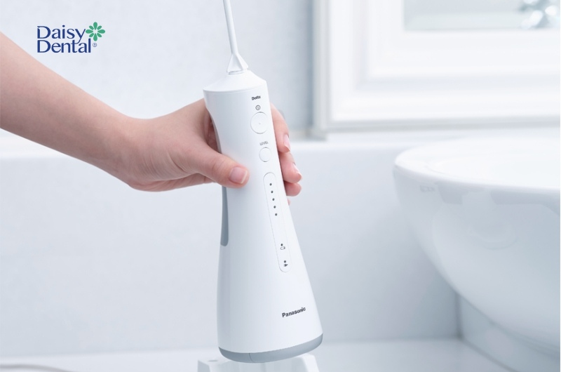 Máy tăm nước Panasonic EW1511 thiết kế tối giản, tinh tế