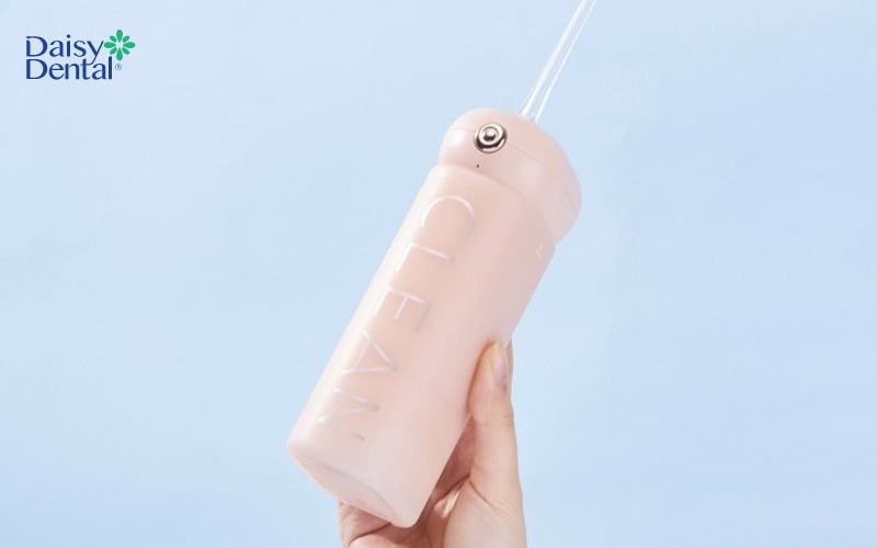 Tăm nước Usmile phù hợp với khách hàng trẻ trung và hiện đại