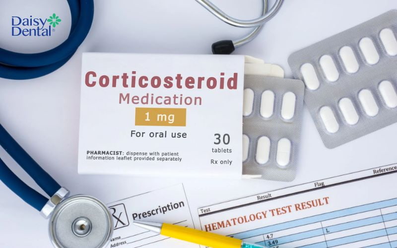 Nhiệt miệng có thể điều trị bởi thuốc uống corticosteroid