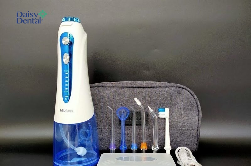 Sản phẩm máy tăm nước H2ofloss sở hữu thiết kế nhỏ gọn