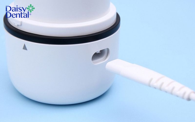 máy tăm nước sạc bao lâu