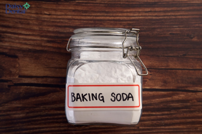 Baking Soda là nguyên liệu có khả năng làm sạch răng miệng hiệu quả