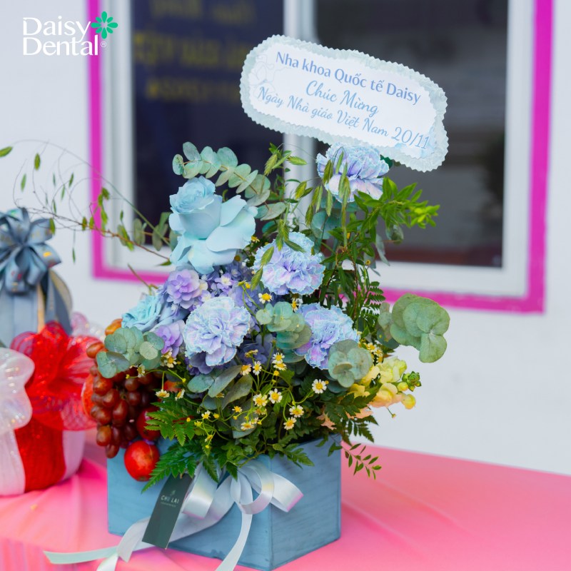 Những đóa hoa tươi thắm đã được Nha khoa Quốc tế DAISY chuẩn bị chỉn chu trước khi gửi đến các thầy cô giáo nhân dịp 20/11