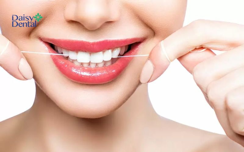 Đánh răng đúng cách kết hợp dùng chỉ nha khoa để phòng tránh sâu răng hiệu quả