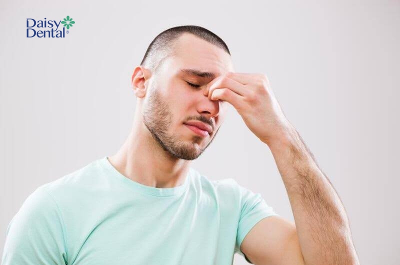 Bệnh viêm xoang gây ra nhiều triệu chứng khó chịu cho cơ thể, có thể lây trong một số trường hợp