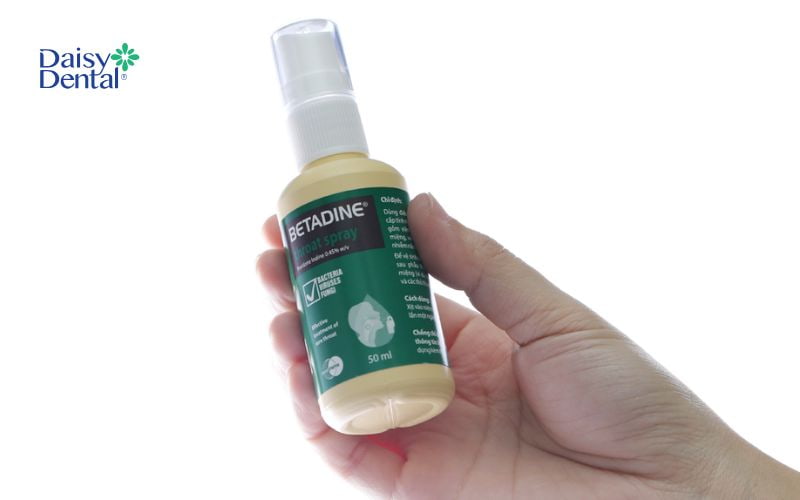 Xịt họng Betadine phổ biến với tác dụng kháng khuẩn cho họng