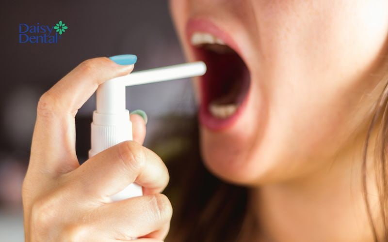 Nhiều người dùng thắc mắc “thuốc xịt họng Betadine có nuốt được không?”