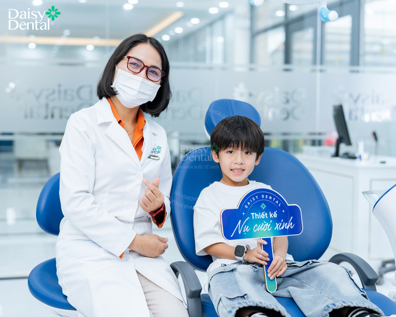 Nha khoa Quốc tế DAISY đồng hành cùng bác sĩ Bệnh viện Quân y 175 chia sẻ về niềng răng sớm cho trẻ.