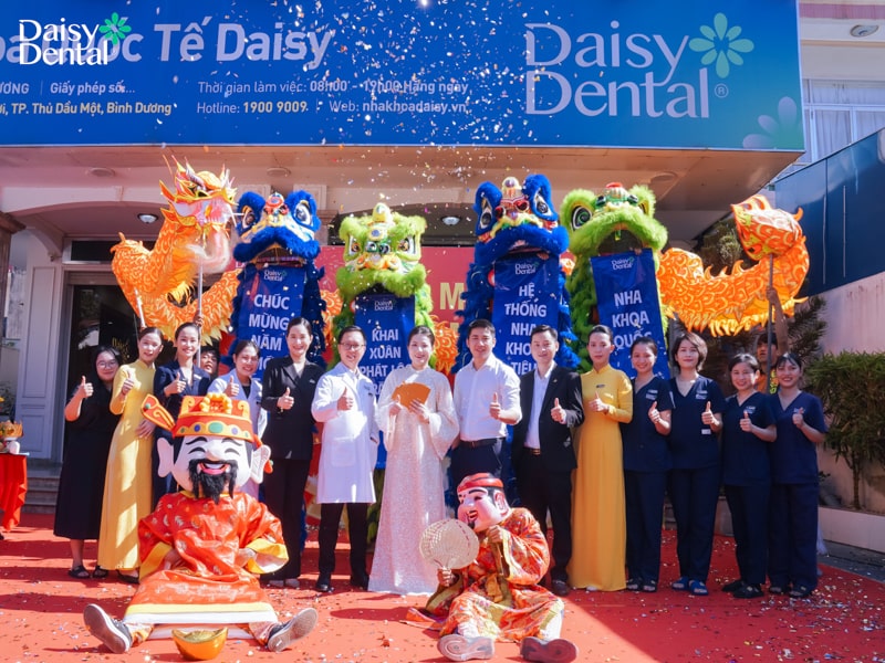 Nha khoa Quốc tế DAISY rộn ràng tổ chức múa lân khai xuân vào ngày 05/02/2025 tại 65 - 67 Phú Lợi, Phường Phú Lợi, Thành Phố Thủ Dầu Một, Tỉnh Bình Dương.