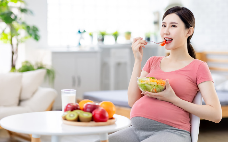 Mẹ bầu tránh ăn nhai mạnh bên răng vừa trám