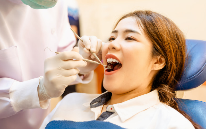 Trên thực tế, trám răng có đau không còn tùy thuộc vào tay nghề của bác sĩ và máy móc, công nghệ điều trị tại nha khoa.