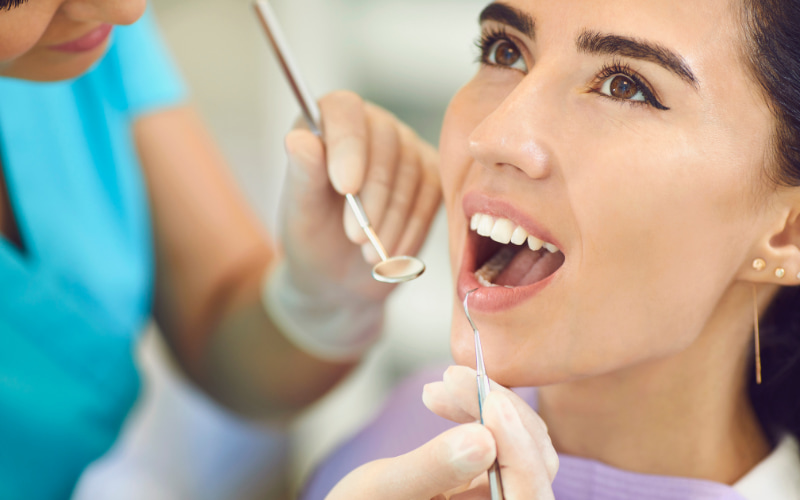 Trám răng thưa là một giải pháp hiệu quả và cần thiết để cải thiện thẩm mỹ và bảo vệ sức khỏe răng miệng của bạn.